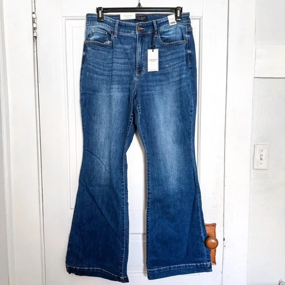 NWT Judy Blue Flare Jeans - Picture 1 of 6